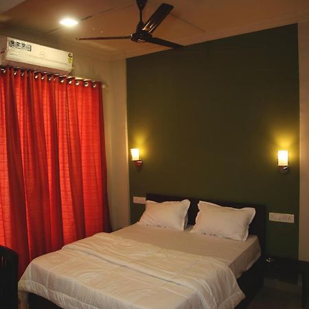 Elite Inn Лонавла Екстер'єр фото