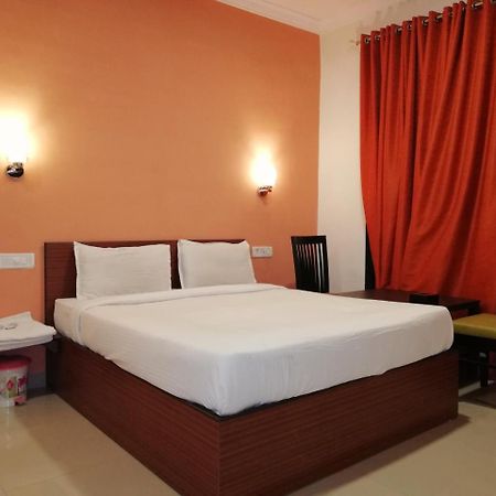 Elite Inn Лонавла Екстер'єр фото