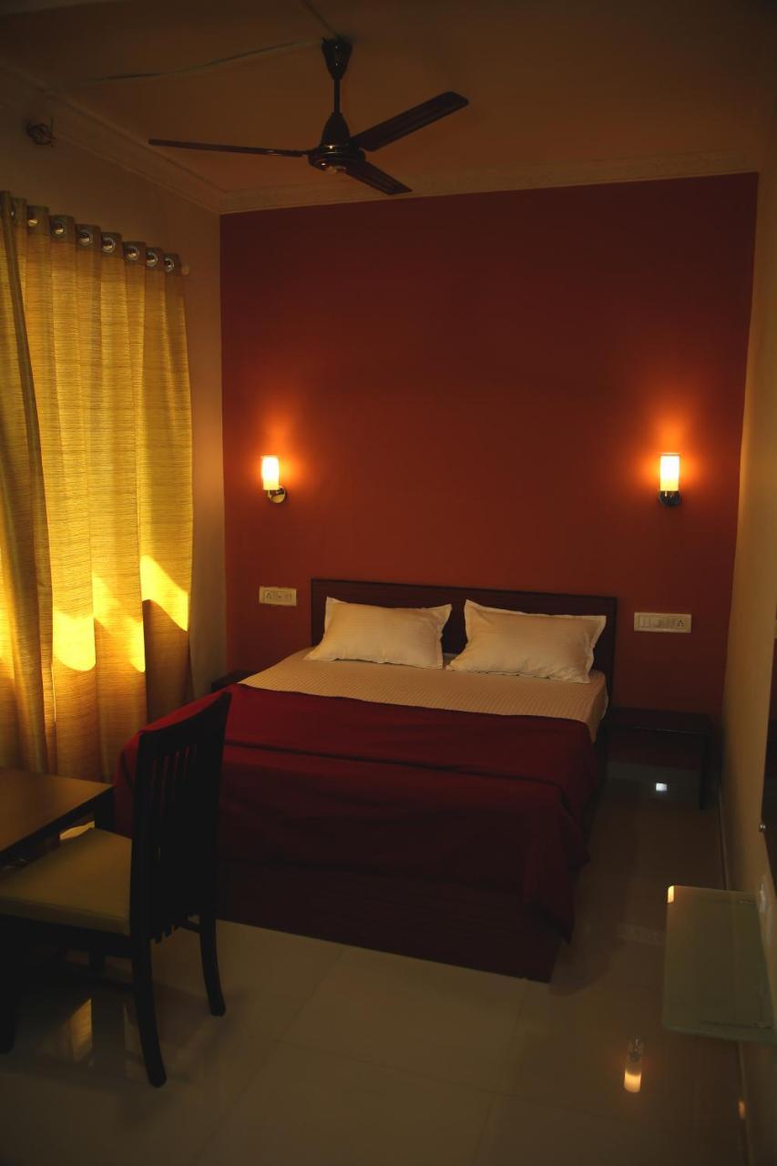 Elite Inn Лонавла Екстер'єр фото