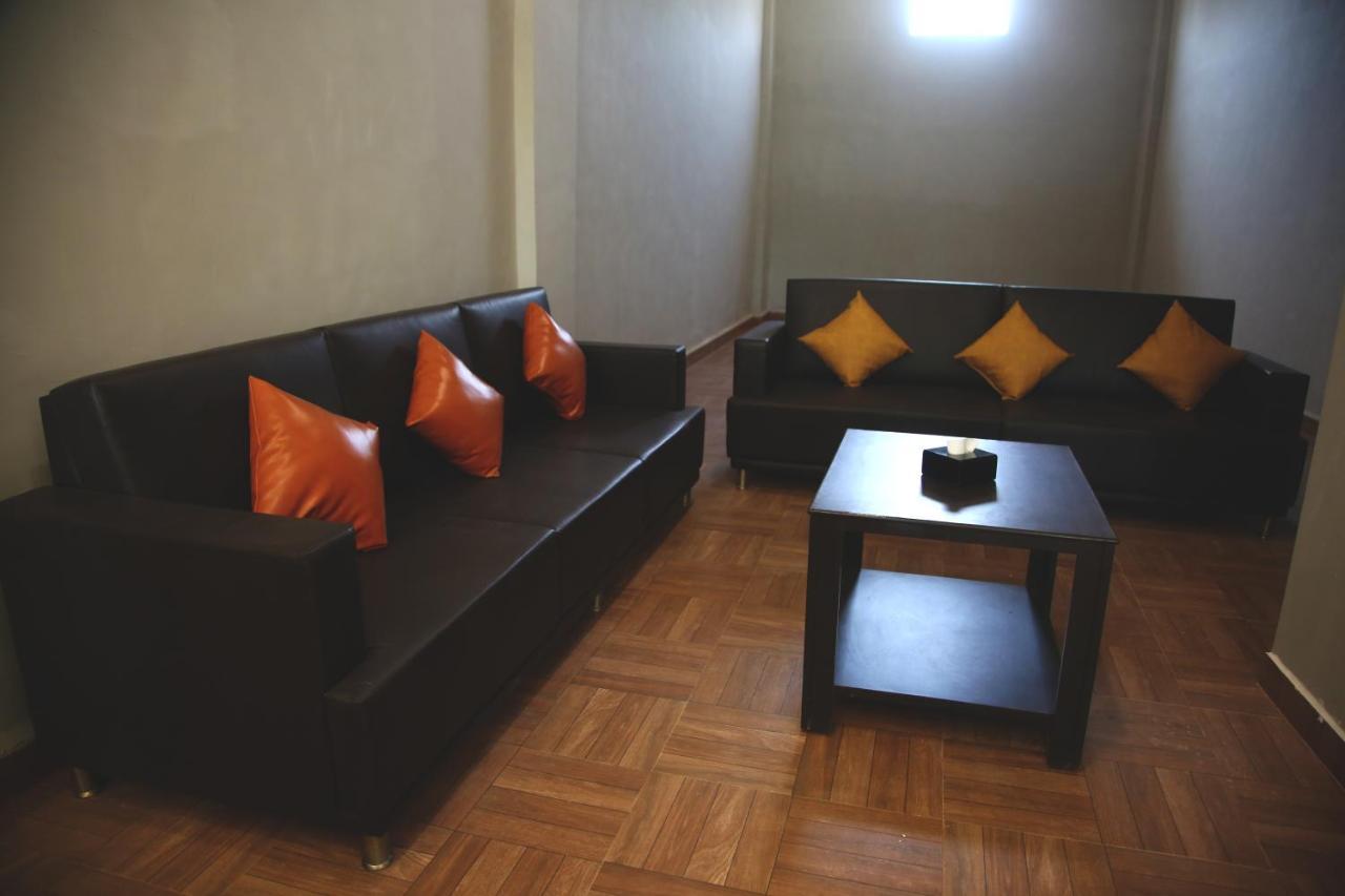 Elite Inn Лонавла Екстер'єр фото