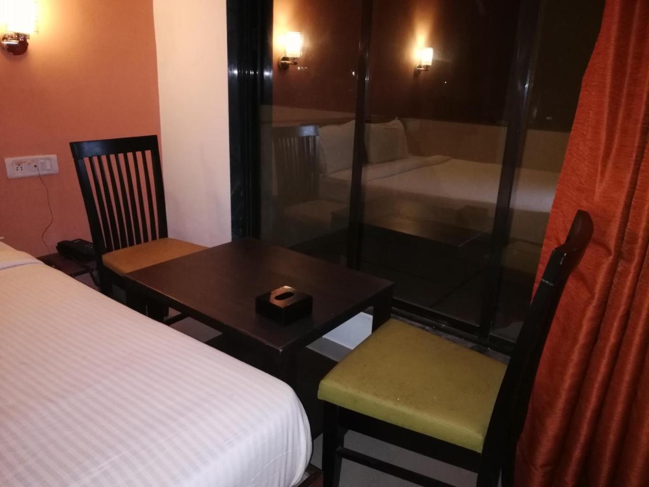 Elite Inn Лонавла Екстер'єр фото