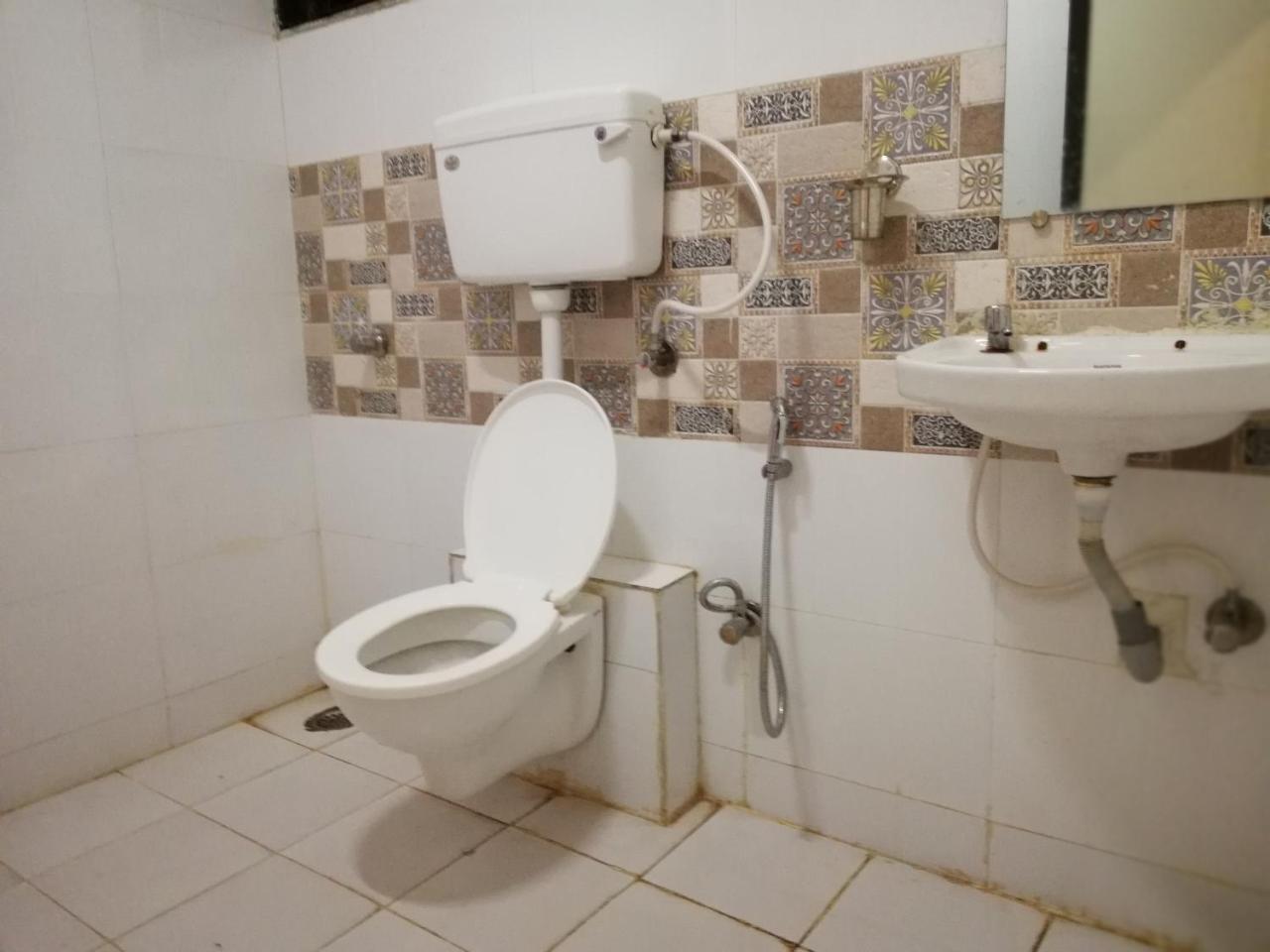 Elite Inn Лонавла Екстер'єр фото