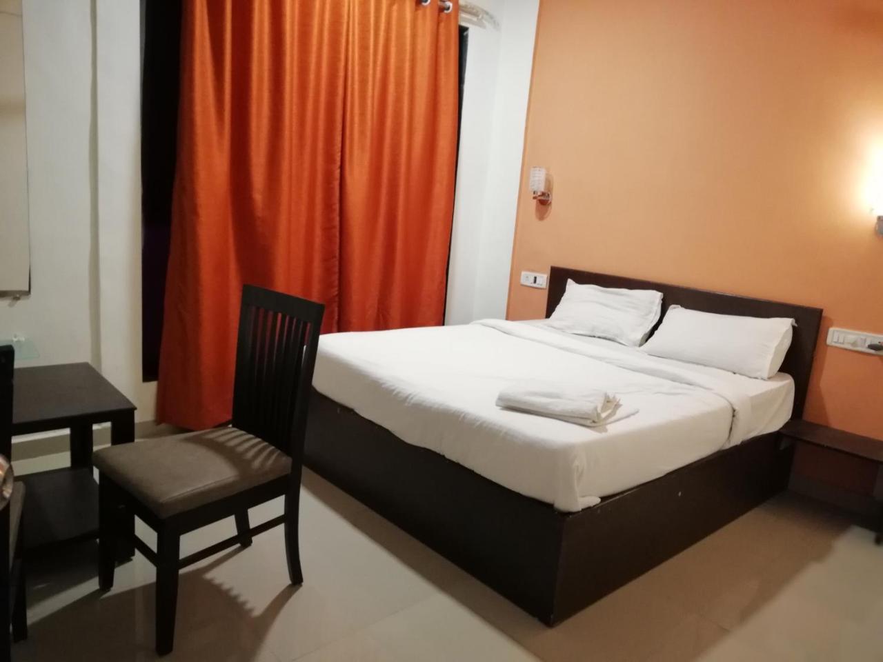 Elite Inn Лонавла Екстер'єр фото