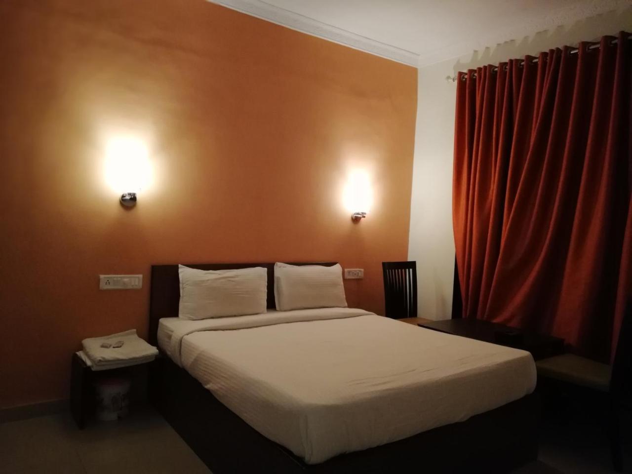 Elite Inn Лонавла Екстер'єр фото
